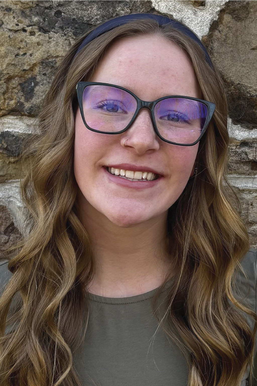 Izzy Marks headshot
