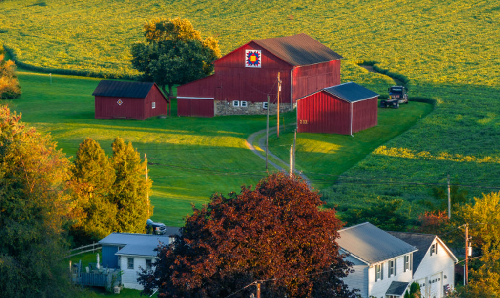 Farm This image depicts a red barn in Muncy, Pennsylvania.
